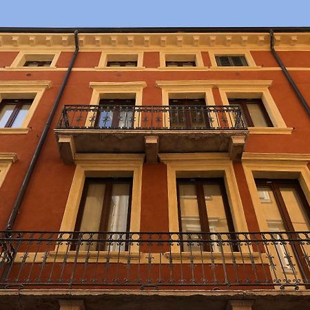 Vivaverona Rooms Bagian luar foto