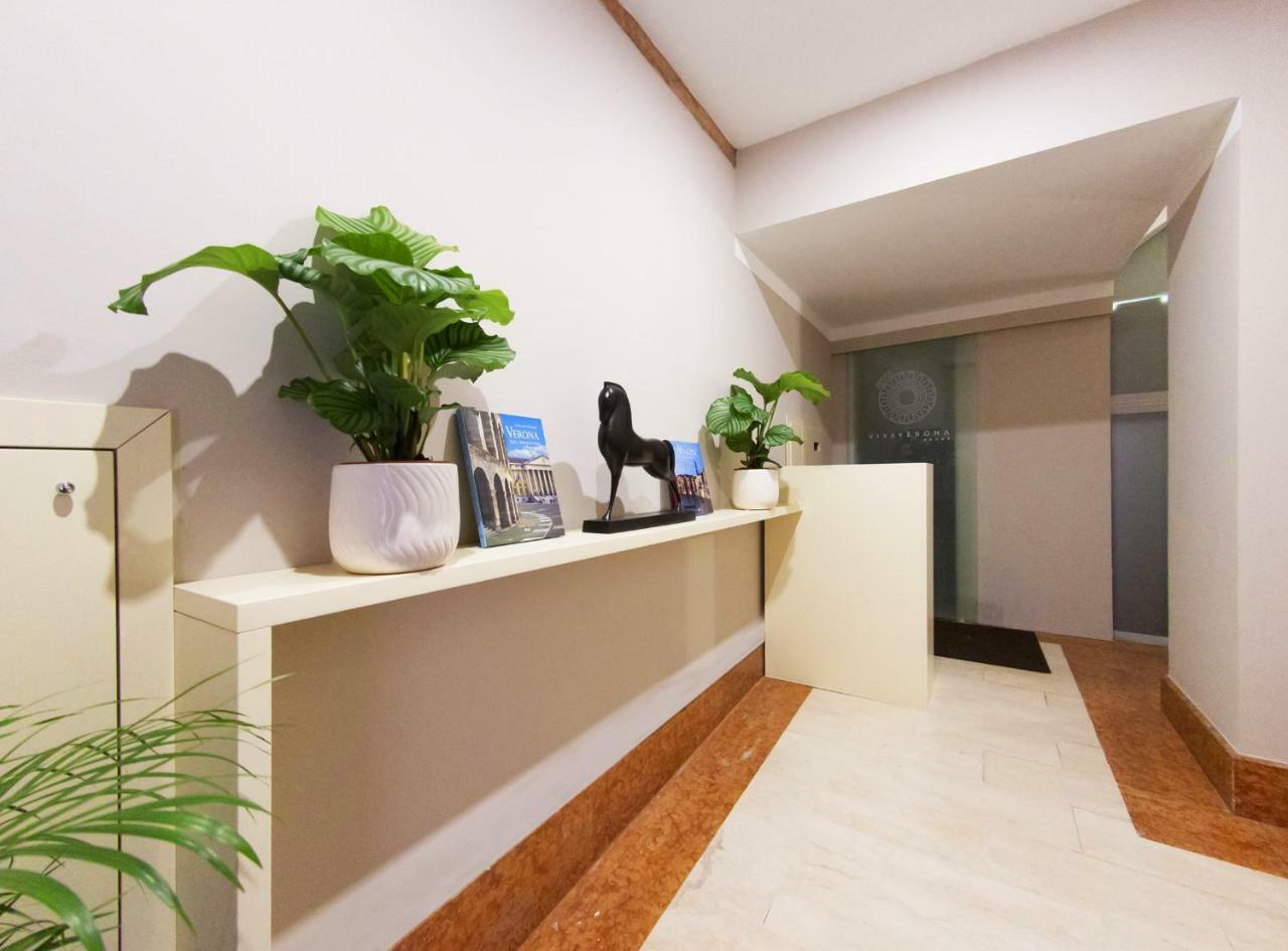 Vivaverona Rooms Bagian luar foto