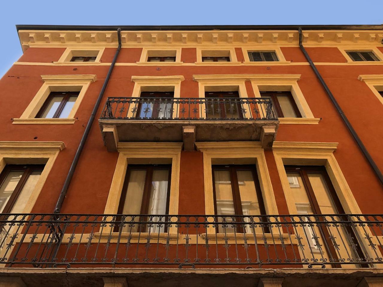 Vivaverona Rooms Bagian luar foto